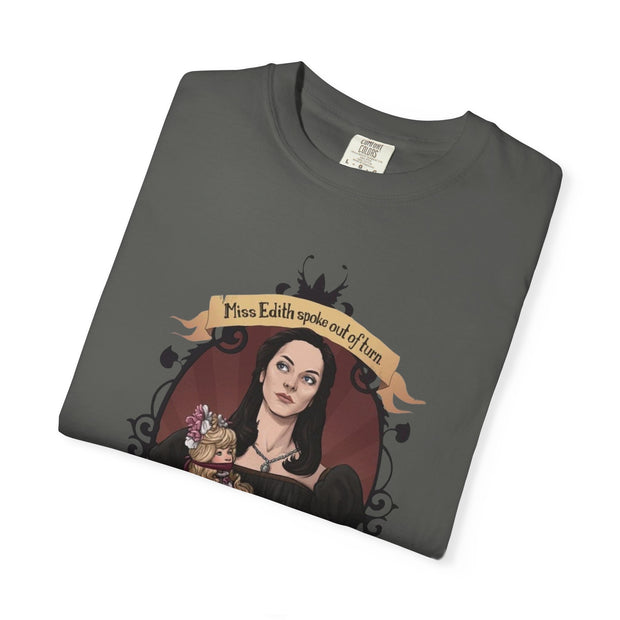 Gothic Fashion Tee - Darkly Elegant Unisex T-shirt for Halloween