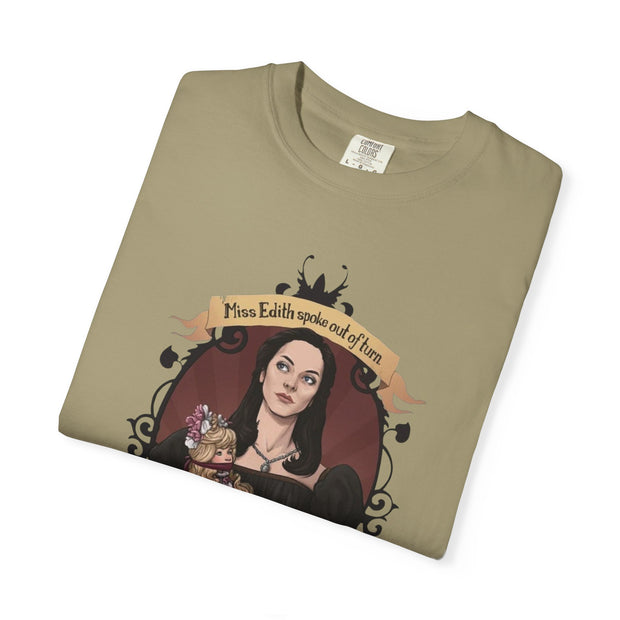 Gothic Fashion Tee - Darkly Elegant Unisex T-shirt for Halloween