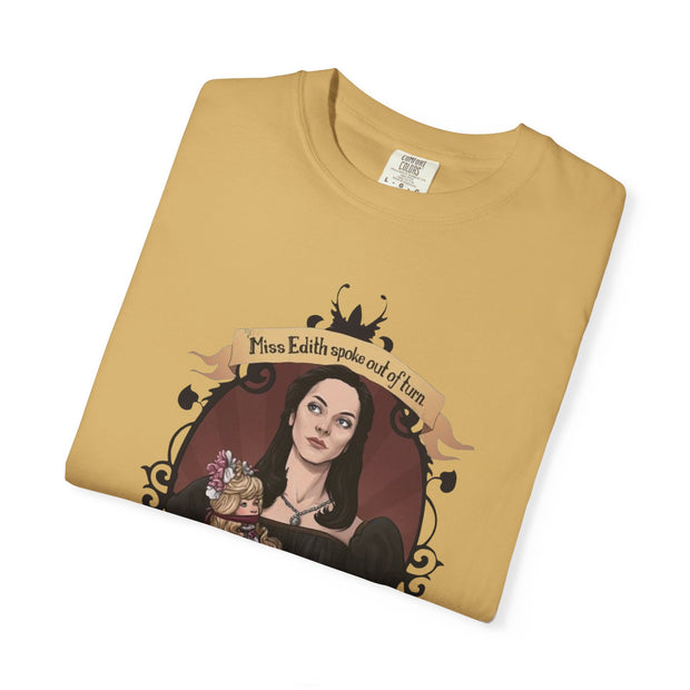 Gothic Fashion Tee - Darkly Elegant Unisex T-shirt for Halloween