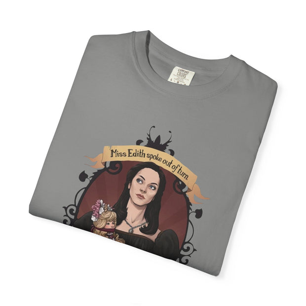 Gothic Fashion Tee - Darkly Elegant Unisex T-shirt for Halloween