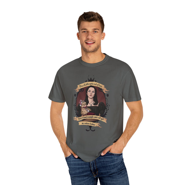Gothic Fashion Tee - Darkly Elegant Unisex T-shirt for Halloween